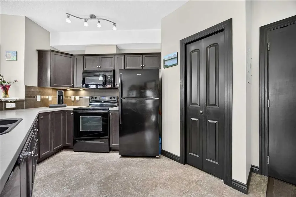 30 Royal Oak Plaza NW Calgary AB T3G 0C1