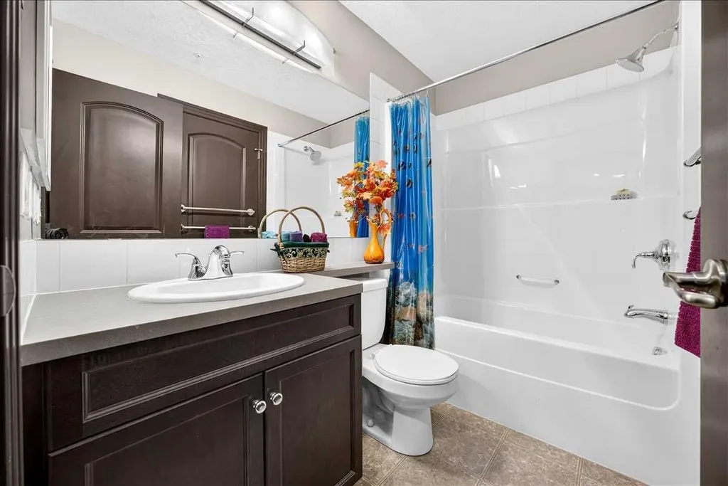 30 Royal Oak Plaza NW Calgary AB T3G 0C1