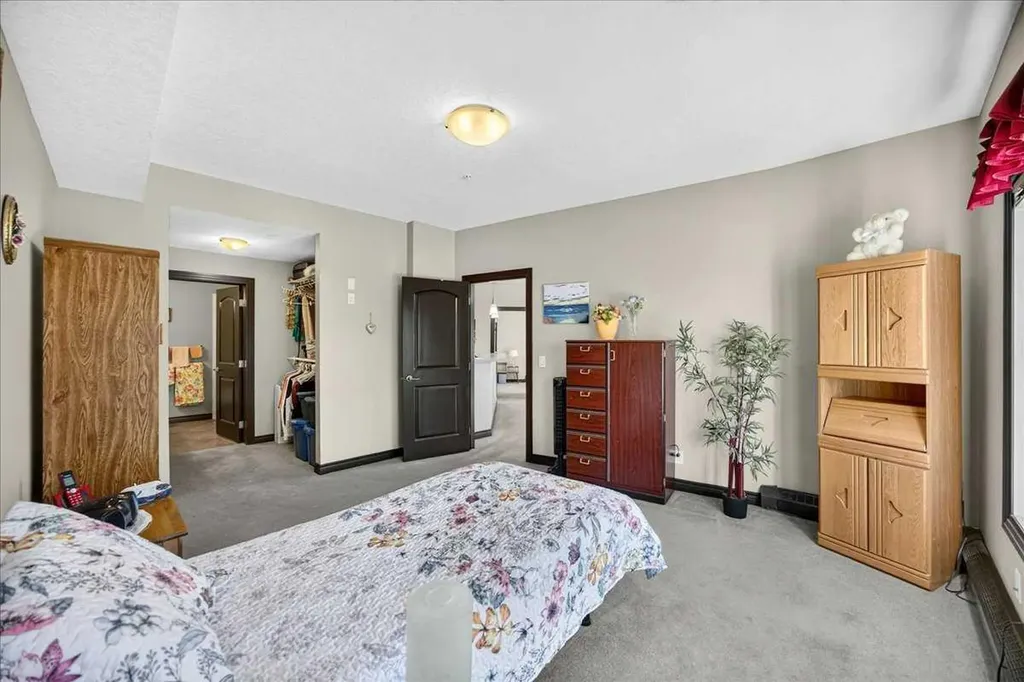 30 Royal Oak Plaza NW Calgary AB T3G 0C1