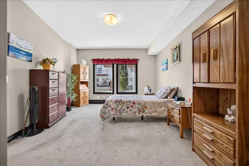 30 Royal Oak Plaza NW Calgary AB T3G 0C1