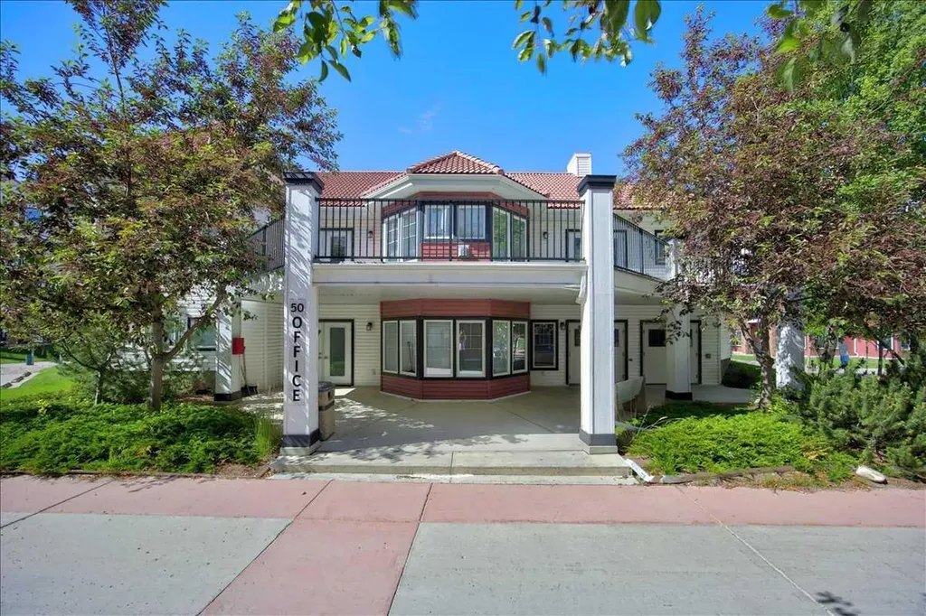 30 Royal Oak Plaza NW Calgary AB T3G 0C1