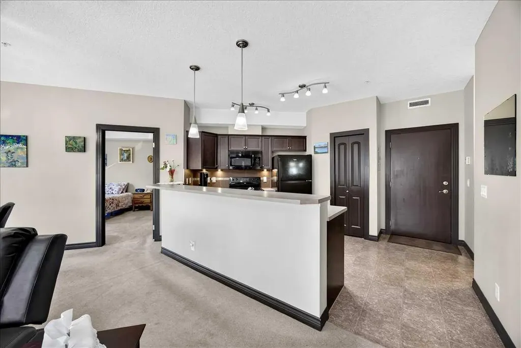 30 Royal Oak Plaza NW Calgary AB T3G 0C1