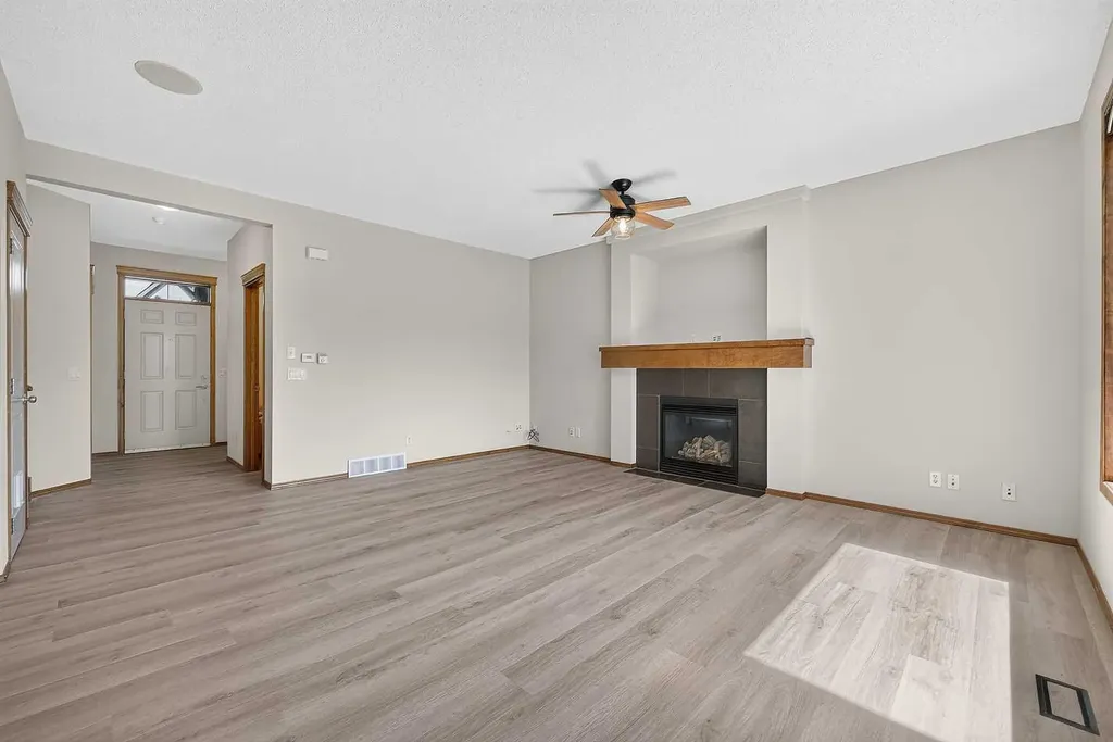 249 Elgin Manor SE Calgary AB T2Z 4Z7