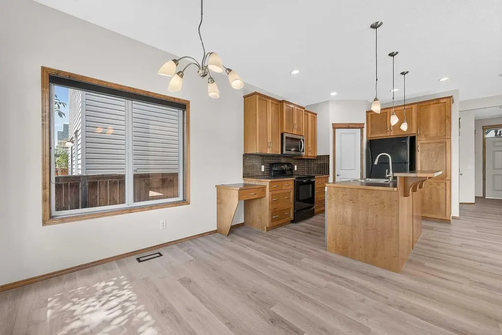 249 Elgin Manor SE Calgary AB T2Z 4Z7