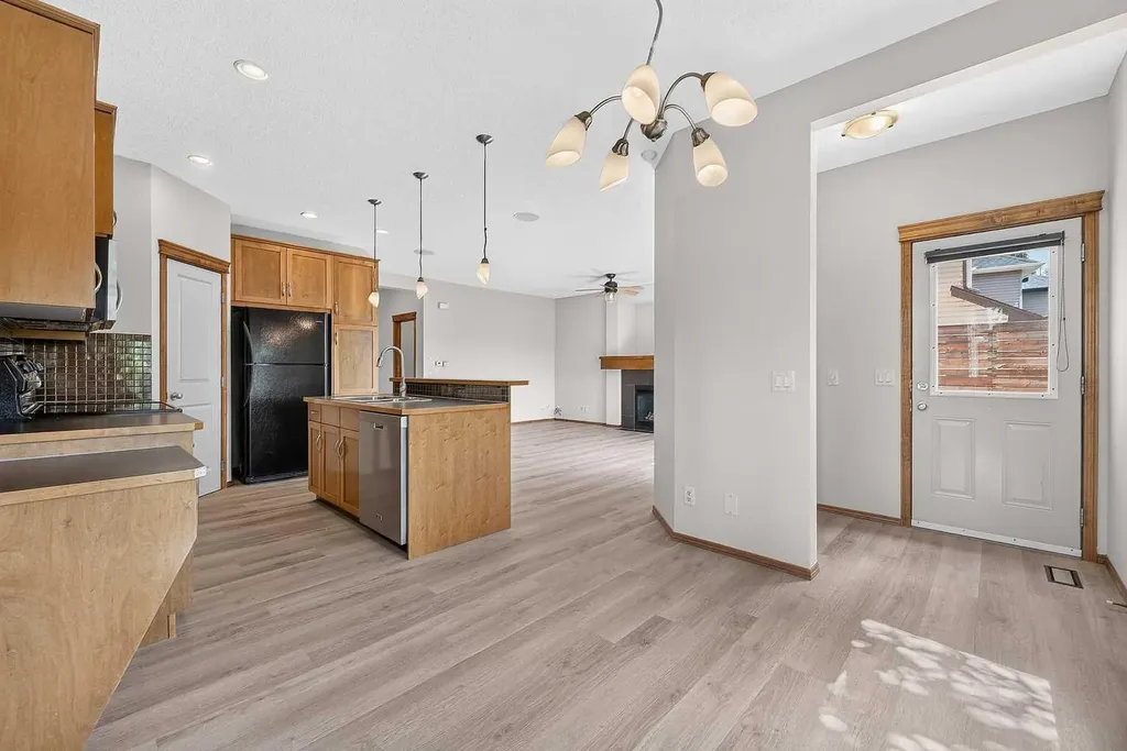 249 Elgin Manor SE Calgary AB T2Z 4Z7
