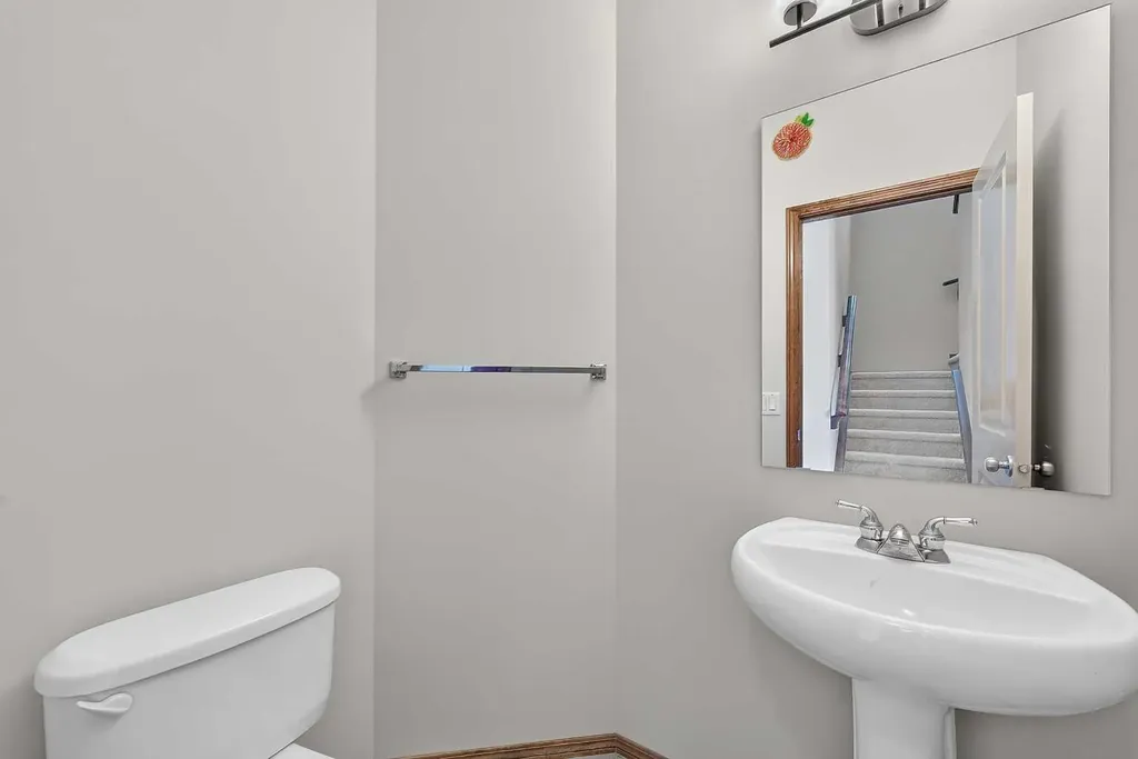 249 Elgin Manor SE Calgary AB T2Z 4Z7