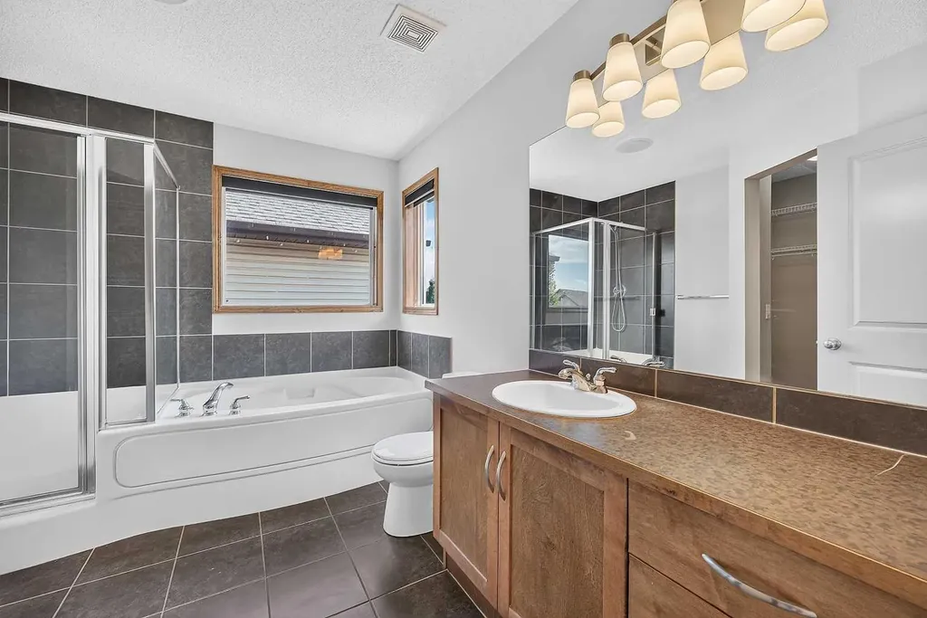 249 Elgin Manor SE Calgary AB T2Z 4Z7