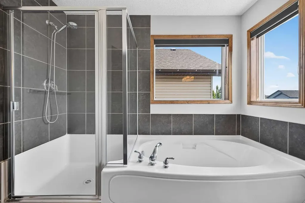 249 Elgin Manor SE Calgary AB T2Z 4Z7