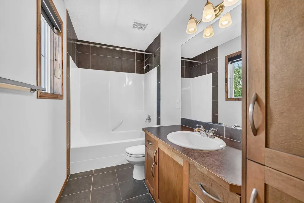 249 Elgin Manor SE Calgary AB T2Z 4Z7