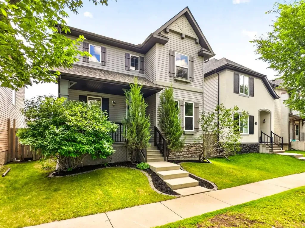 249 Elgin Manor SE Calgary AB T2Z 4Z7