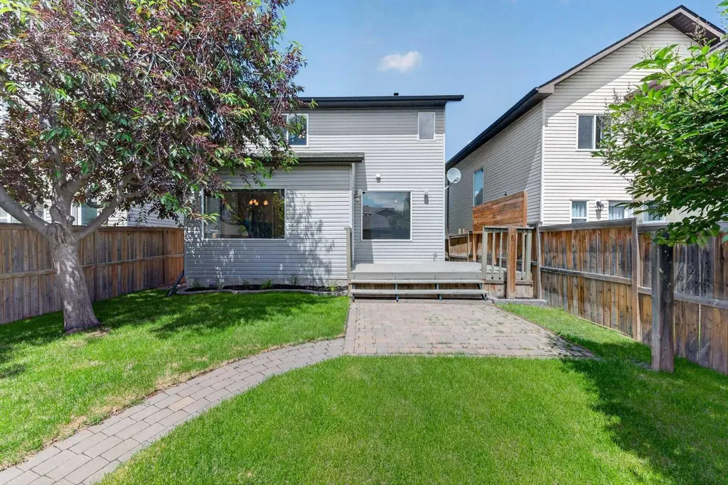249 Elgin Manor SE Calgary AB T2Z 4Z7