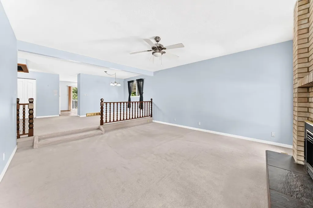 5227 37 Street Innisfail AB T4G 1E4