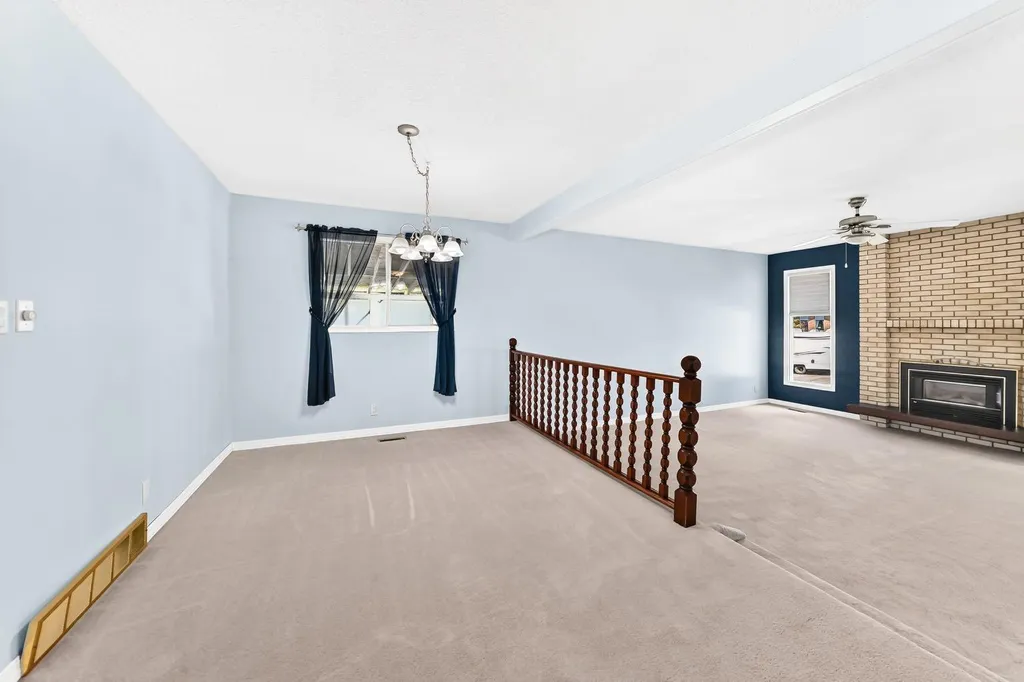 5227 37 Street Innisfail AB T4G 1E4