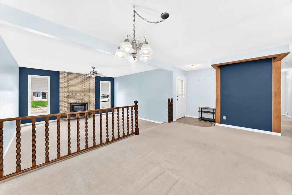 5227 37 Street Innisfail AB T4G 1E4