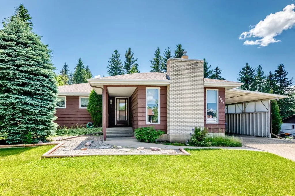 5227 37 Street Innisfail AB T4G 1E4
