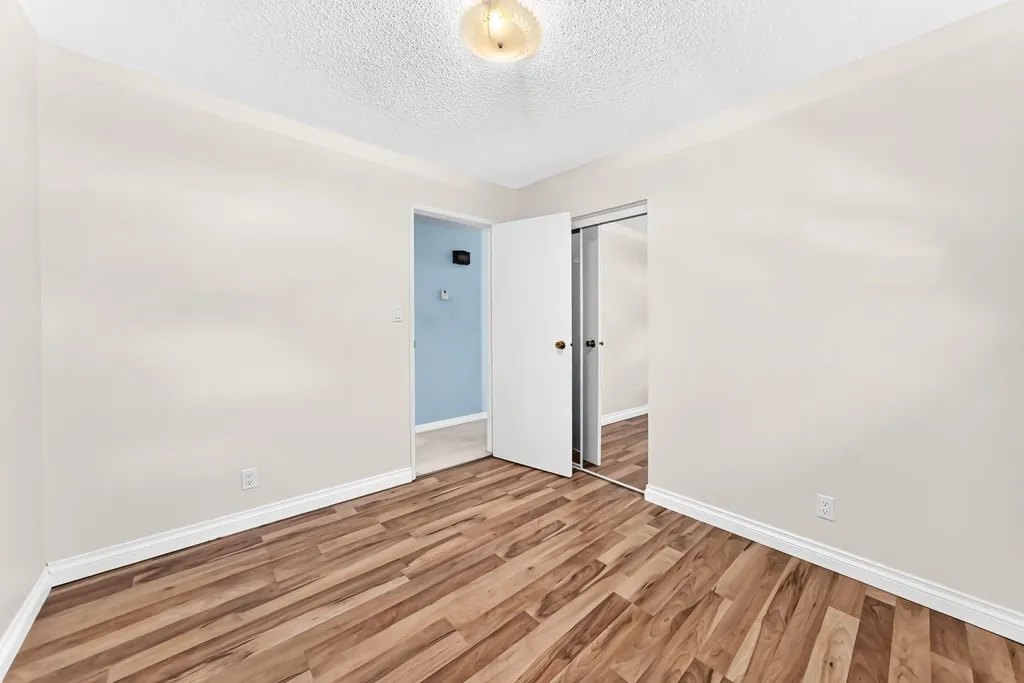 5227 37 Street Innisfail AB T4G 1E4