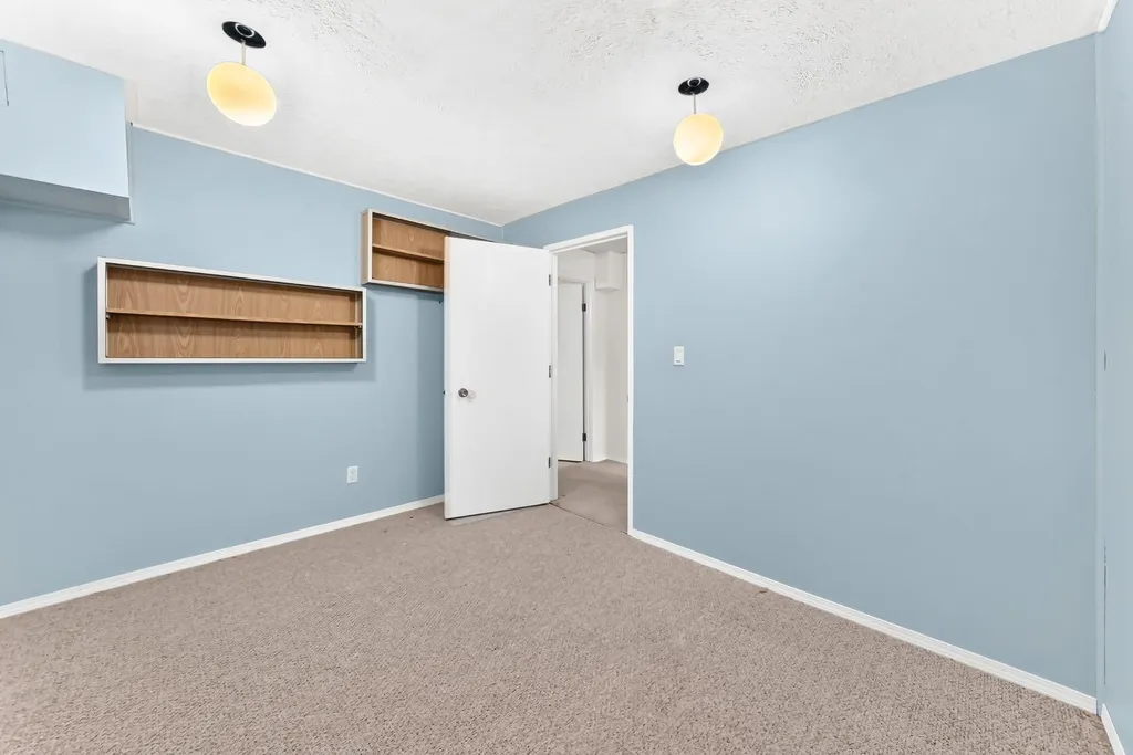 5227 37 Street Innisfail AB T4G 1E4