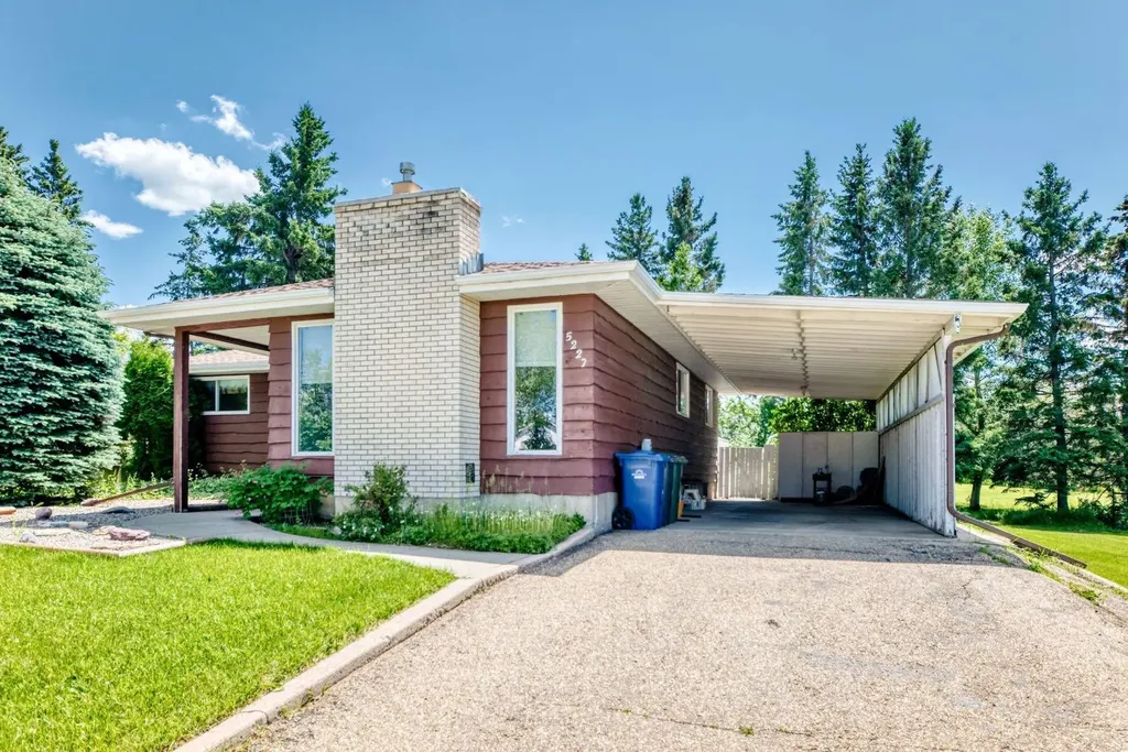 5227 37 Street Innisfail AB T4G 1E4