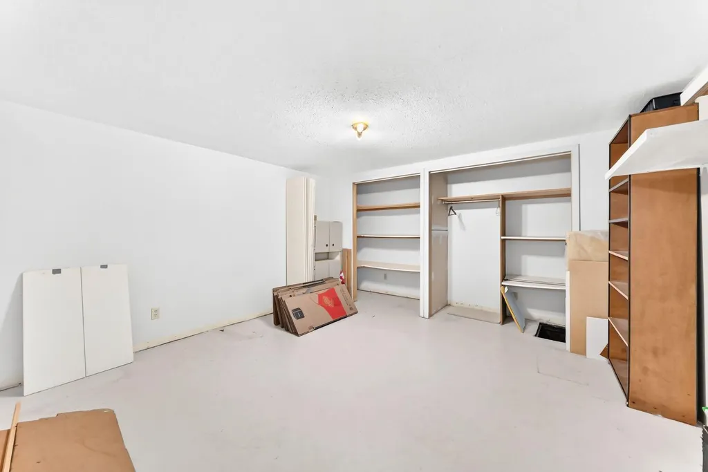 5227 37 Street Innisfail AB T4G 1E4