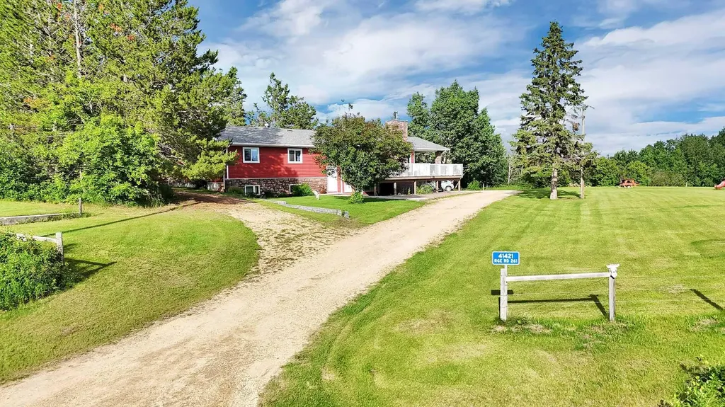 41421 Range Road 261 Rural Lacombe County AB T4L2N5