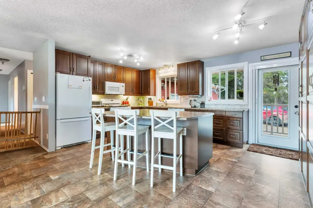 41421 Range Road 261 Rural Lacombe County AB T4L2N5