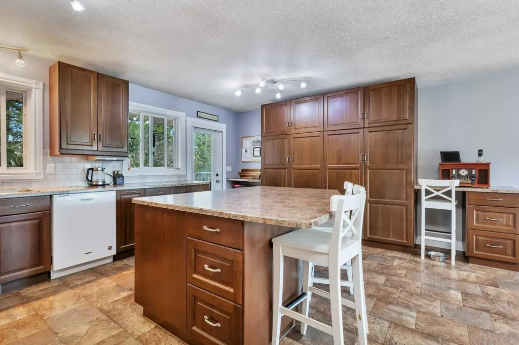 41421 Range Road 261 Rural Lacombe County AB T4L2N5