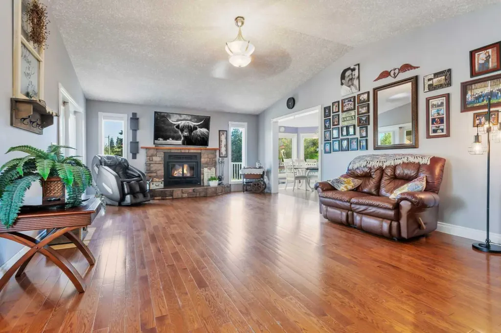 41421 Range Road 261 Rural Lacombe County AB T4L2N5