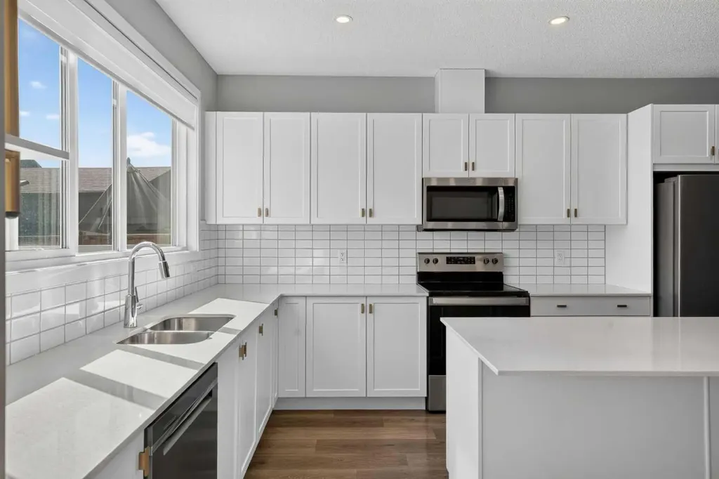 97 Legacy Glen Place SE Calgary AB T2X 4T5