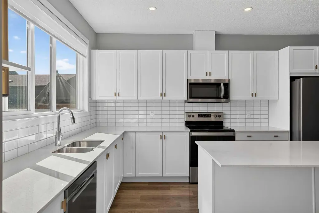 97 Legacy Glen Place SE Calgary AB T2X 4T5