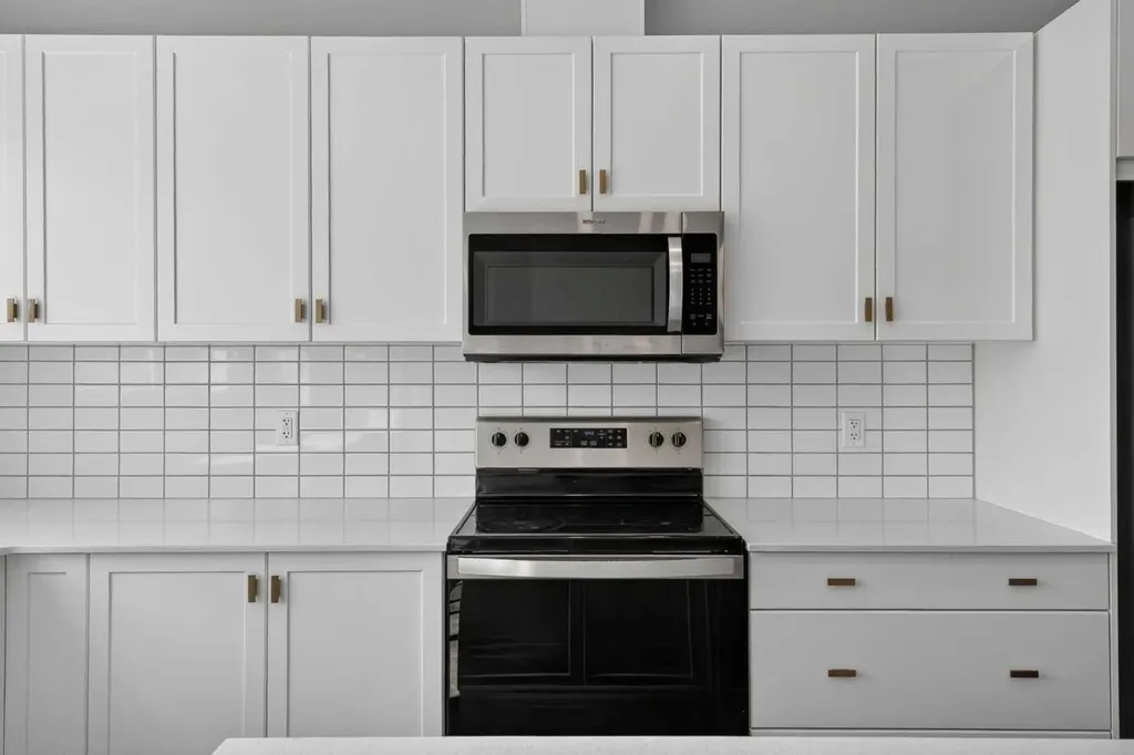 97 Legacy Glen Place SE Calgary AB T2X 4T5