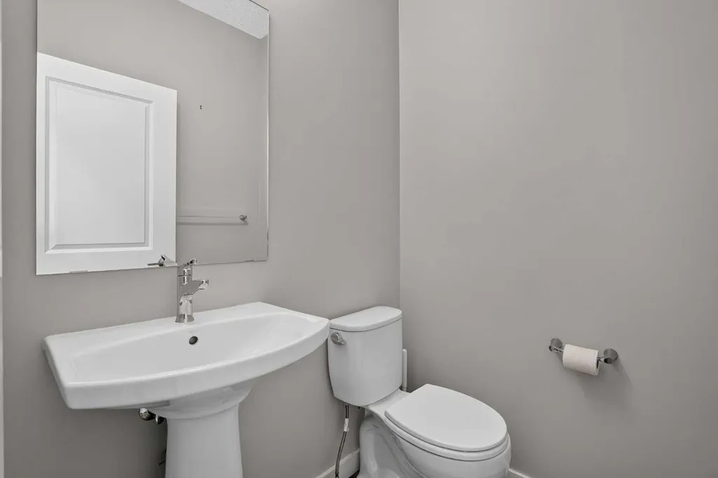 97 Legacy Glen Place SE Calgary AB T2X 4T5