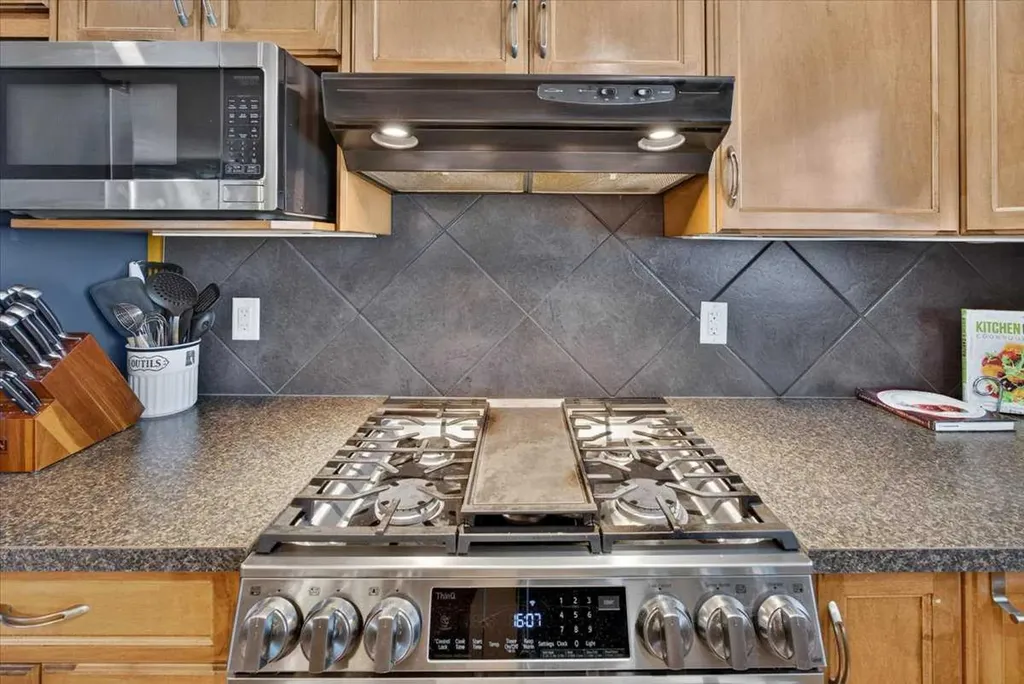 491 Copperpond Boulevard SE Calgary AB T2Z0Z5