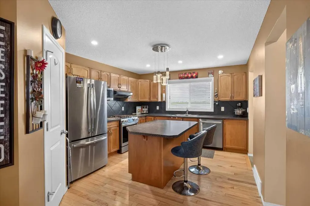491 Copperpond Boulevard SE Calgary AB T2Z0Z5