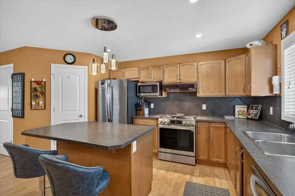 491 Copperpond Boulevard SE Calgary AB T2Z0Z5