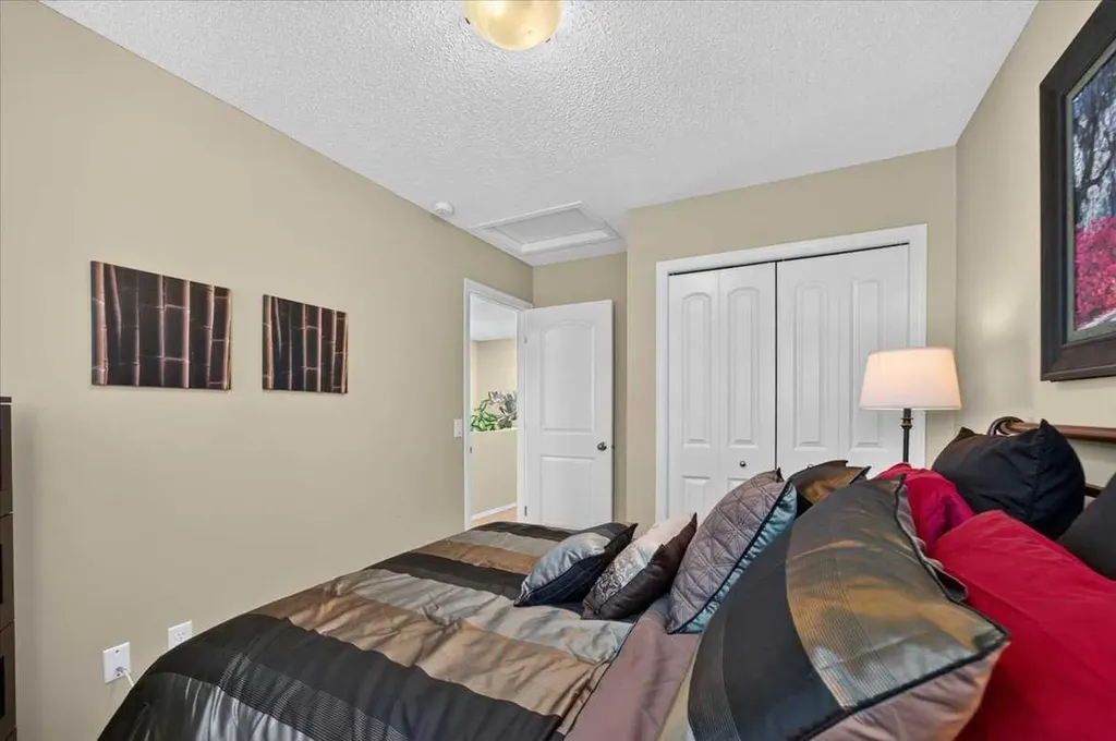 491 Copperpond Boulevard SE Calgary AB T2Z0Z5