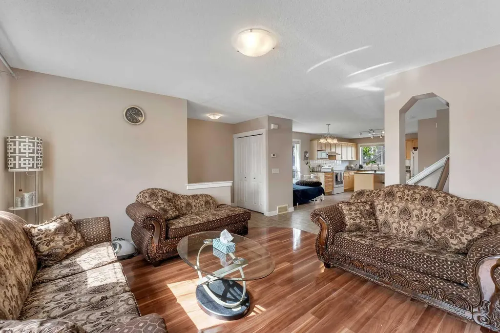 91 Saddlebrook Way NE Calgary AB T3J 5M8