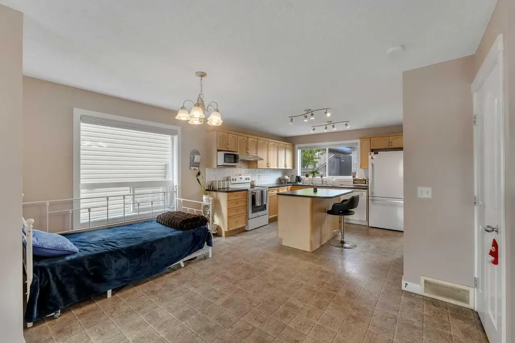 91 Saddlebrook Way NE Calgary AB T3J 5M8