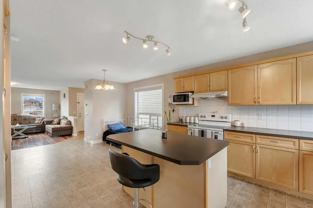 91 Saddlebrook Way NE Calgary AB T3J 5M8