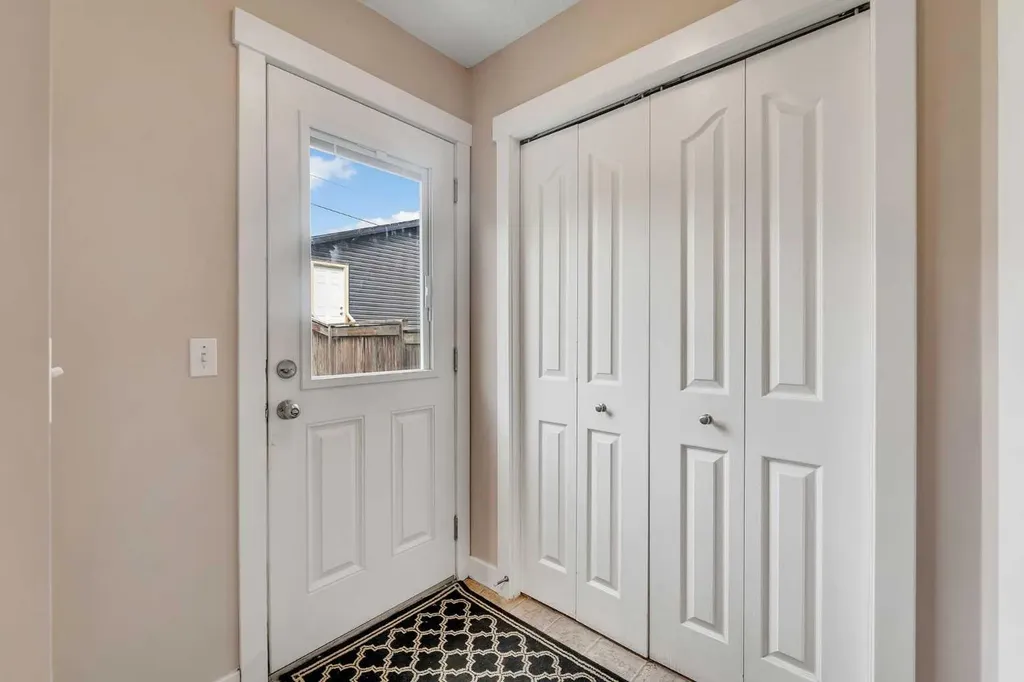91 Saddlebrook Way NE Calgary AB T3J 5M8