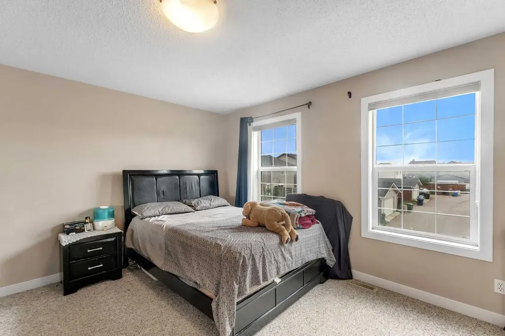 91 Saddlebrook Way NE Calgary AB T3J 5M8