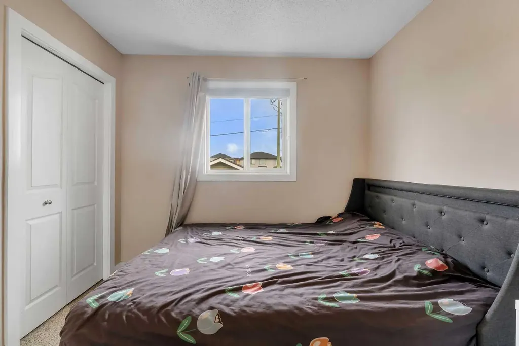 91 Saddlebrook Way NE Calgary AB T3J 5M8