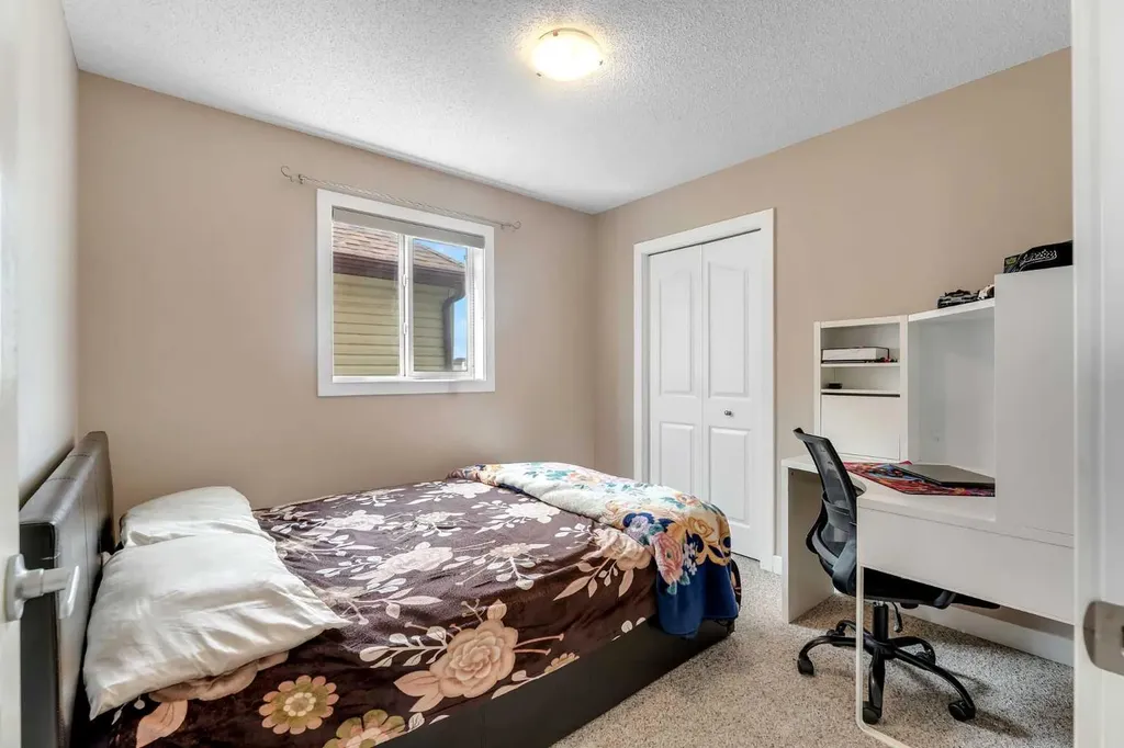 91 Saddlebrook Way NE Calgary AB T3J 5M8