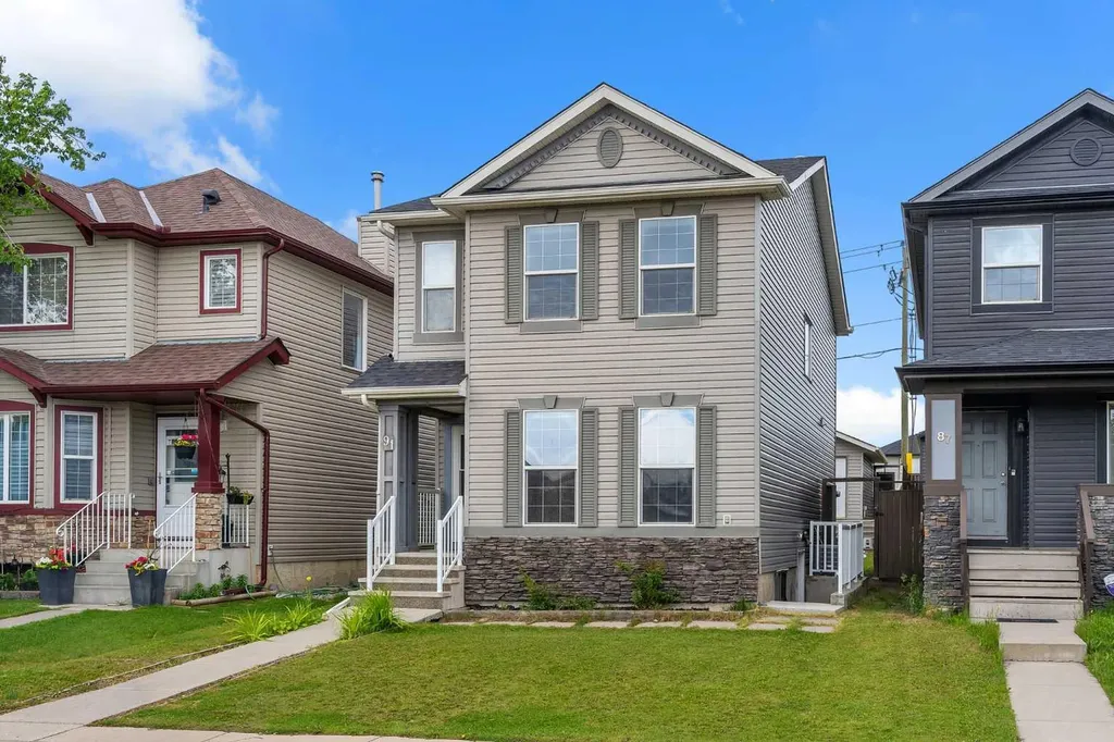 91 Saddlebrook Way NE Calgary AB T3J 5M8