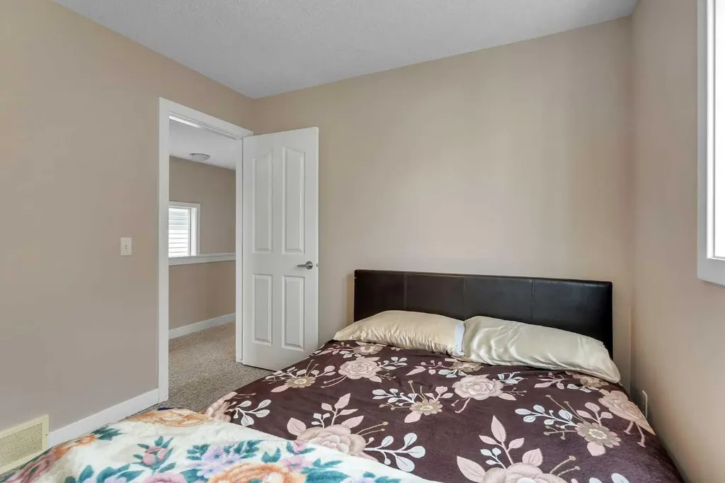 91 Saddlebrook Way NE Calgary AB T3J 5M8