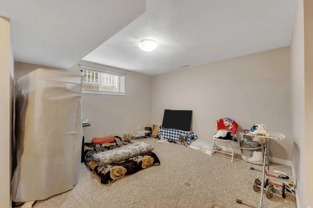 91 Saddlebrook Way NE Calgary AB T3J 5M8