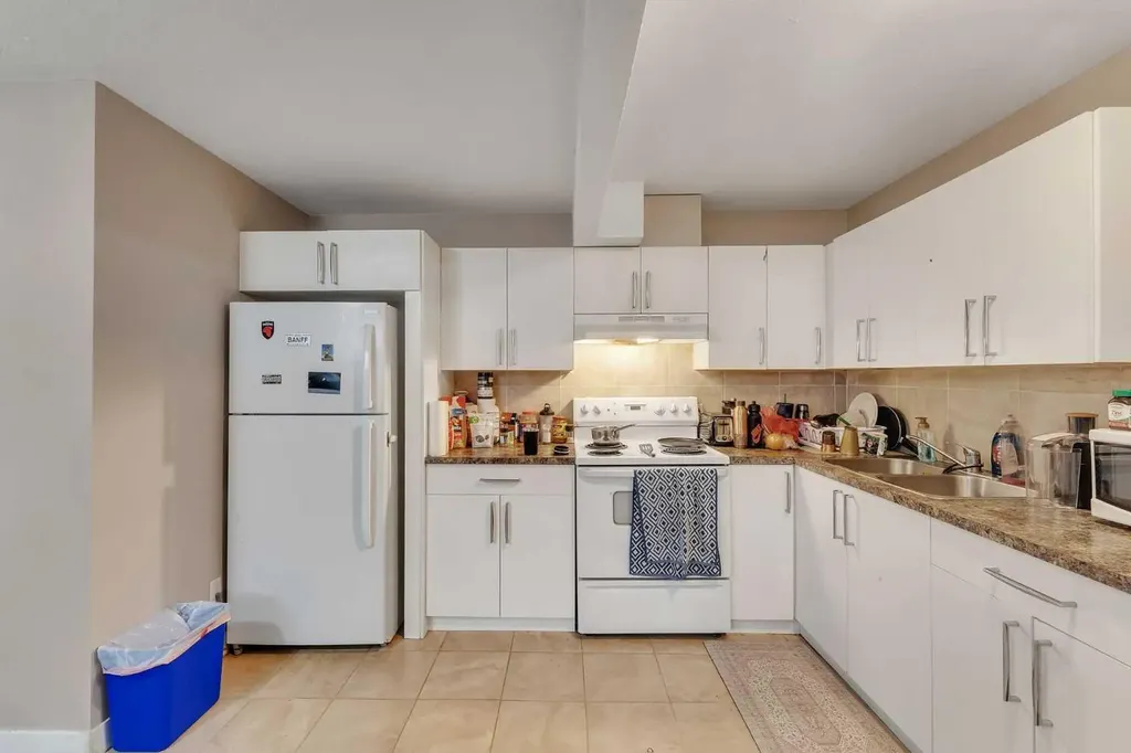 91 Saddlebrook Way NE Calgary AB T3J 5M8