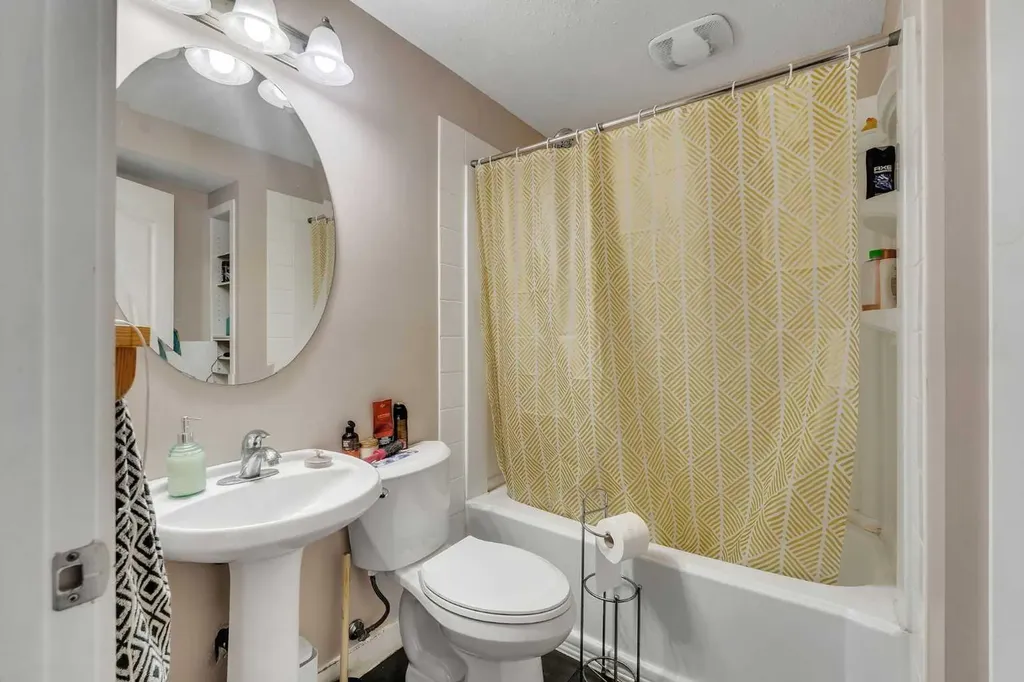91 Saddlebrook Way NE Calgary AB T3J 5M8