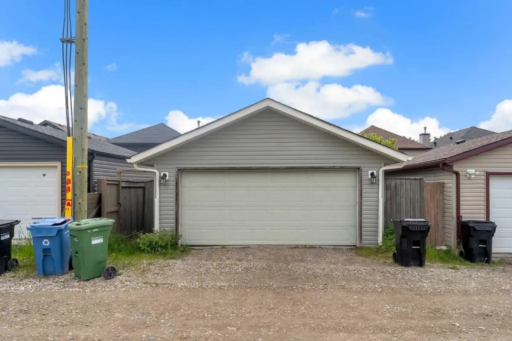 91 Saddlebrook Way NE Calgary AB T3J 5M8