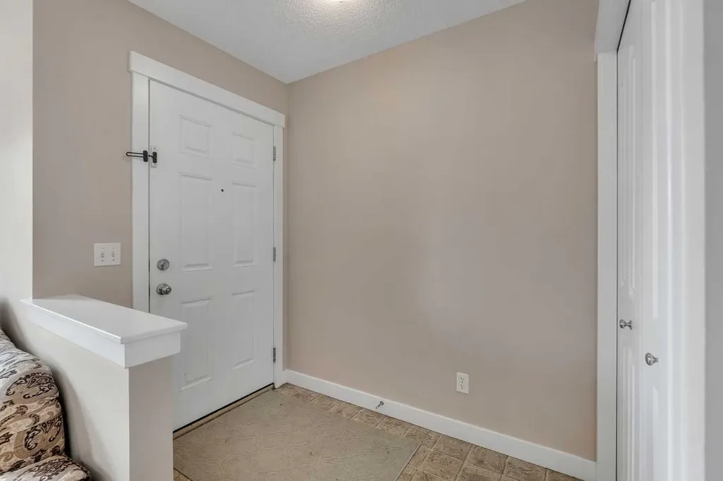 91 Saddlebrook Way NE Calgary AB T3J 5M8