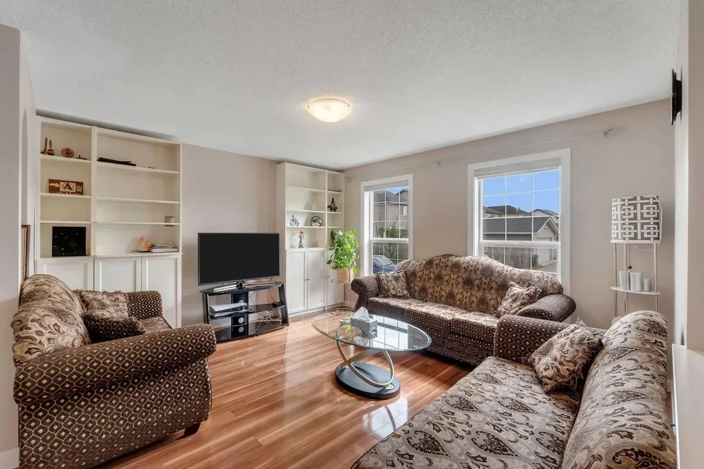 91 Saddlebrook Way NE Calgary AB T3J 5M8
